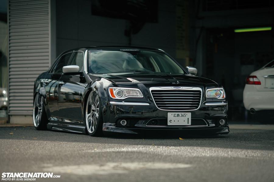  Chrysler 300C VIP Style by Aimga 2014 года  (фото 13 из 14)
